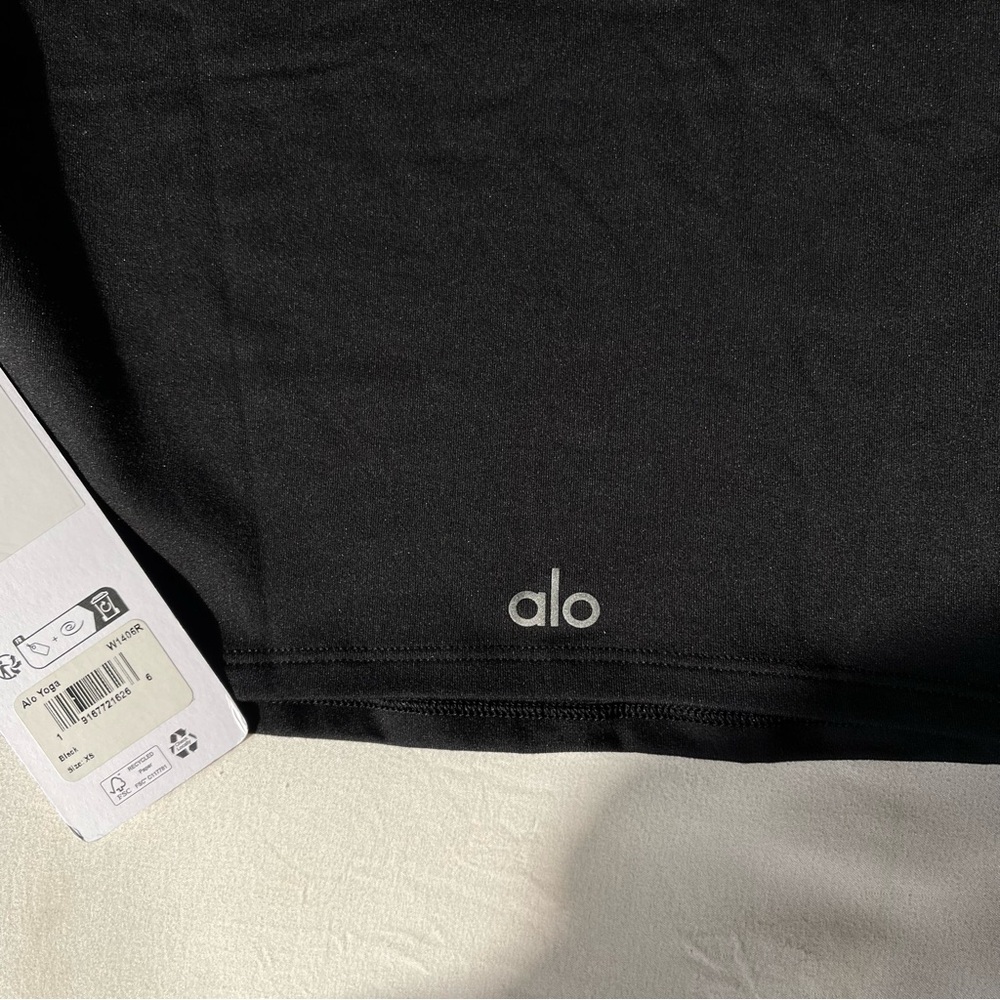 Brand New- Alosoft Crop Finesse Short Sleeve in Black 🖤 - Picture 12 of 14
